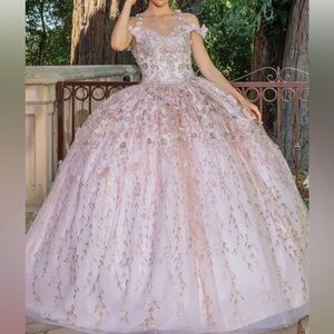 Dancing Queen Gown Sweet 16/Quince Size S Burst 15.5" Waist 13" Length 43"